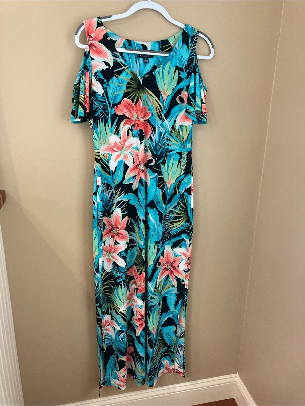Connected apparel floral
Maxi Dress  size 6P